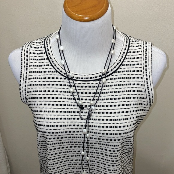 Loft Black & White Textured A-Line Shift Dress. - Picture 4 of 11